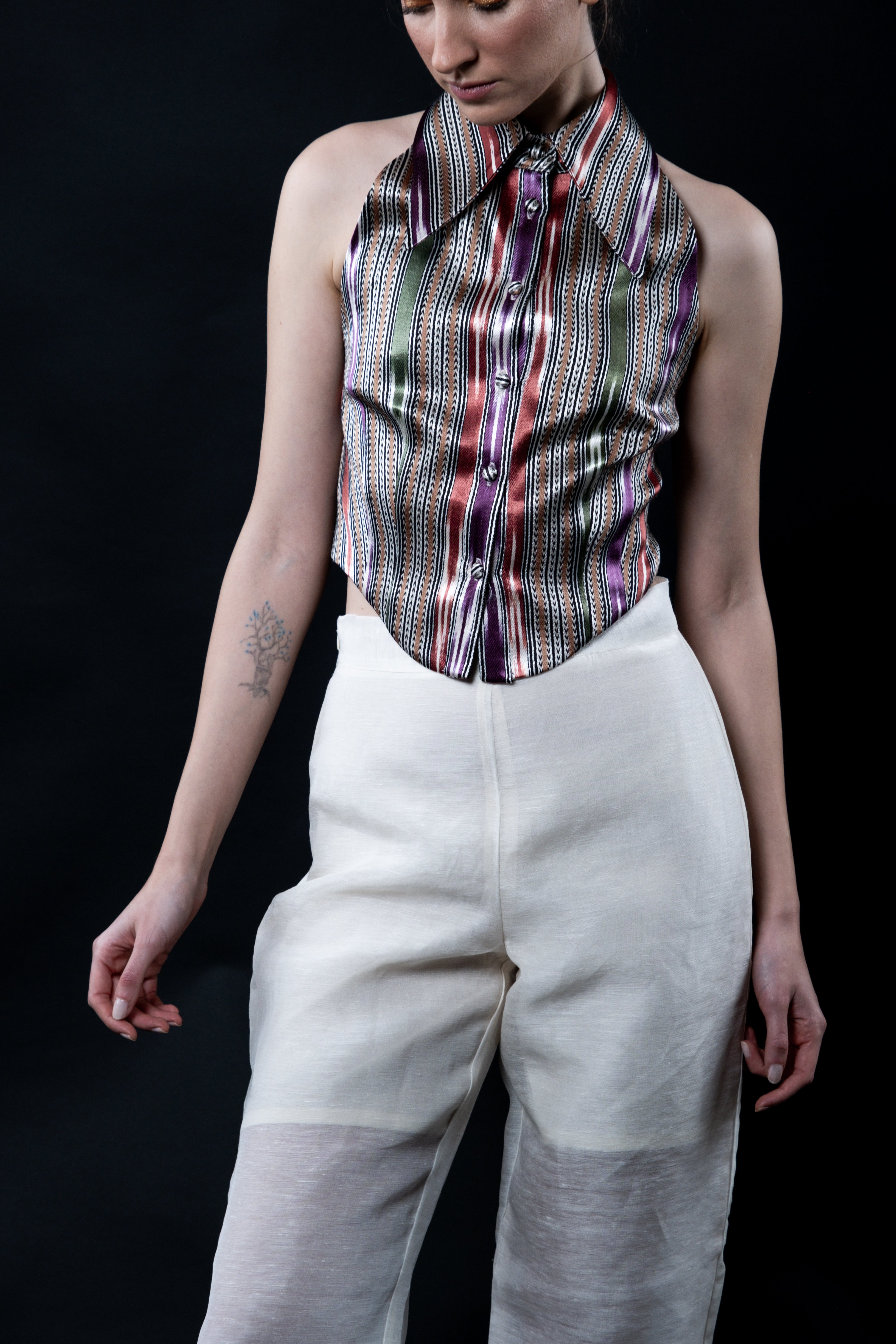 Backless Kutsi Shirt